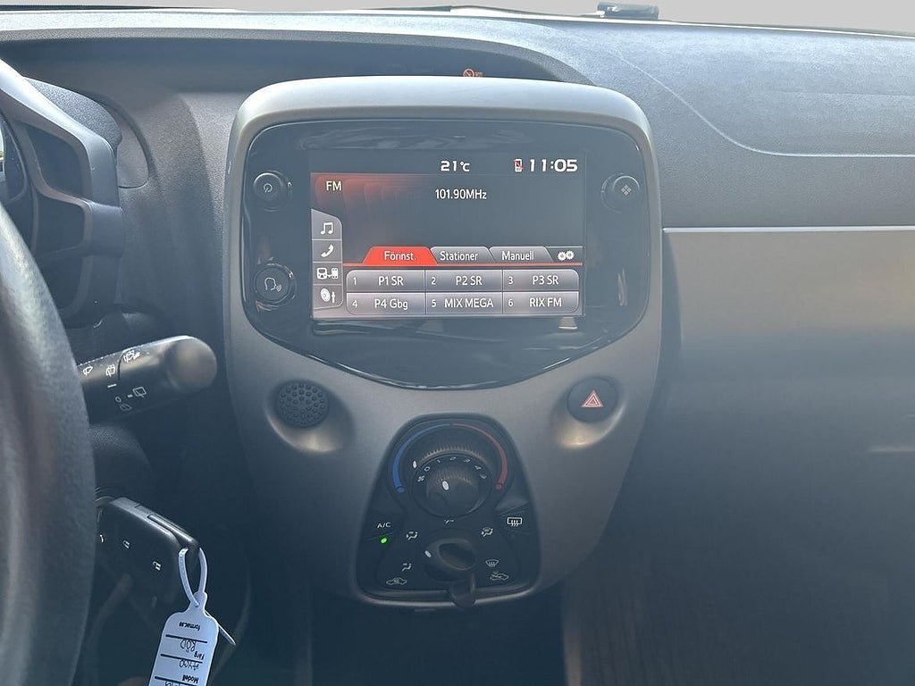 Vehicle Image 17