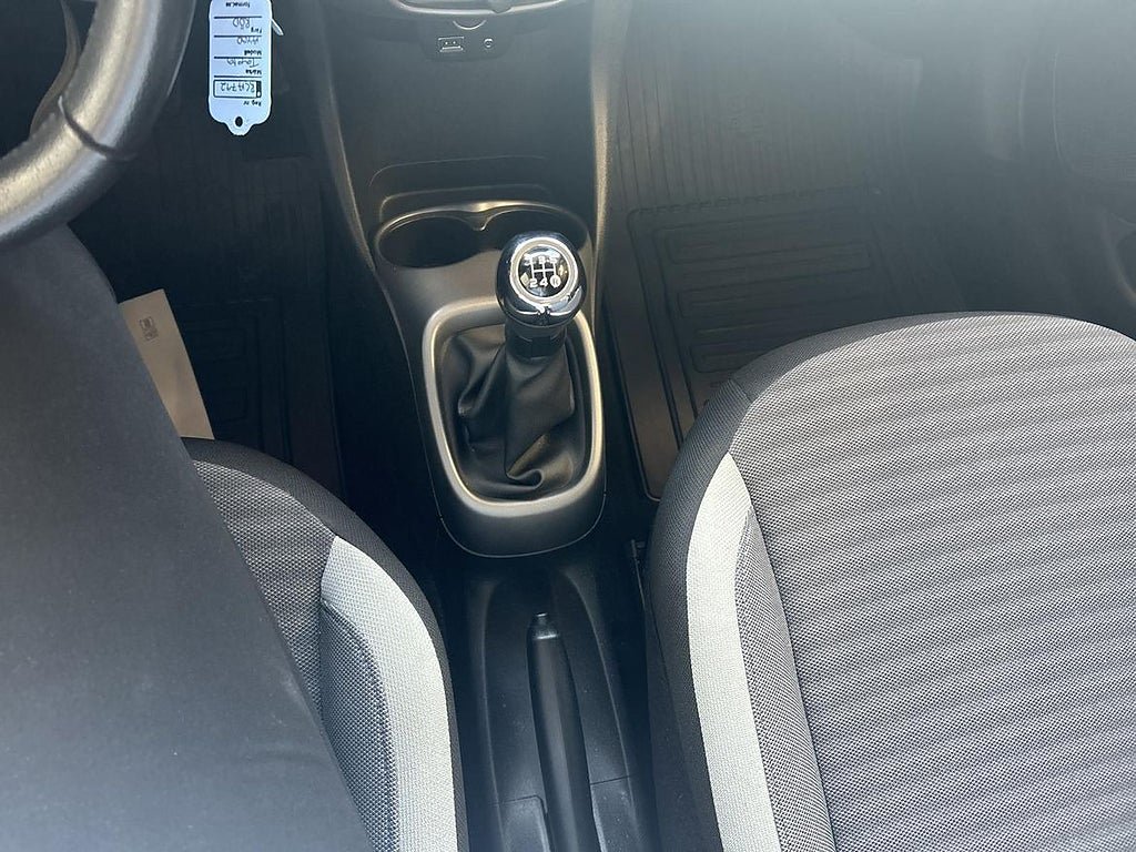 Vehicle Image 18