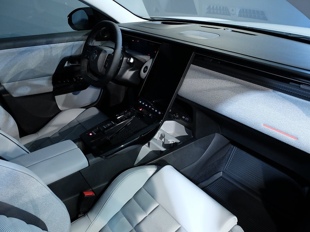 Vehicle Image 4