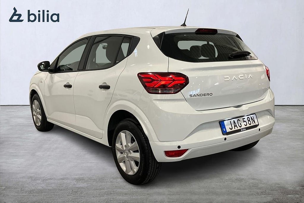 Vehicle Image 12