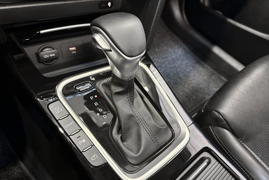 Vehicle Image 12