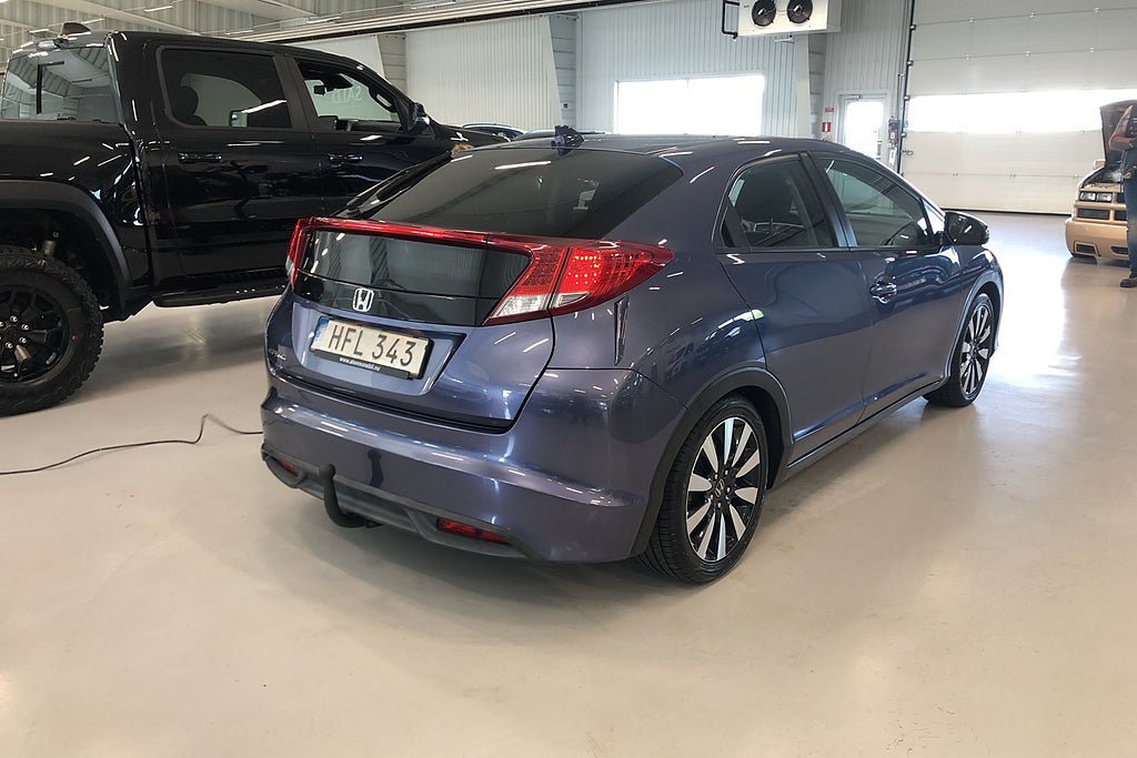 Vehicle Image 9