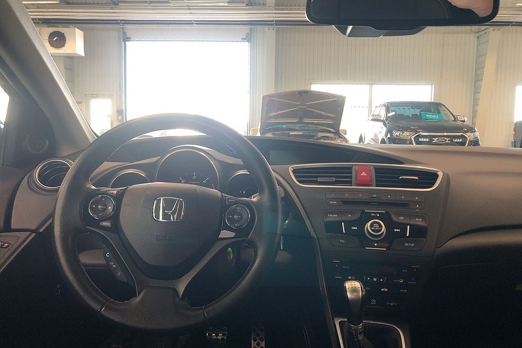 Vehicle Image 15