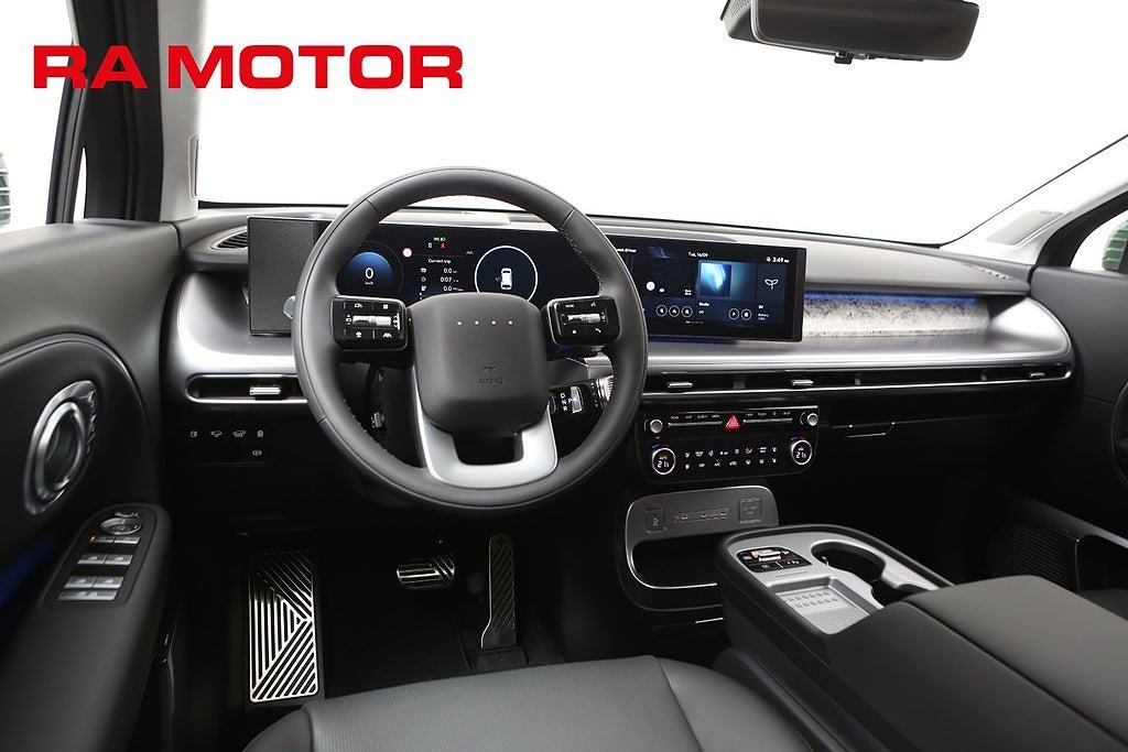 Vehicle Image 9