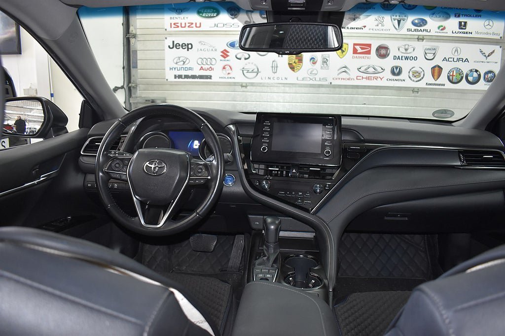 Vehicle Image 10