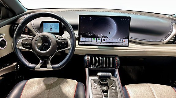 Vehicle Image 4