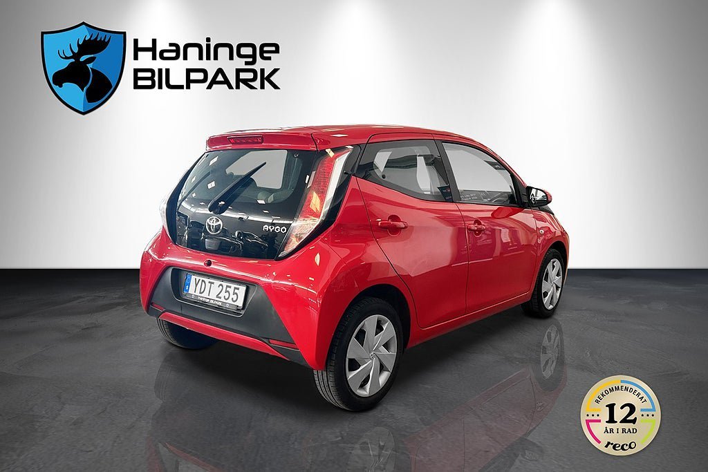 Vehicle Image 8