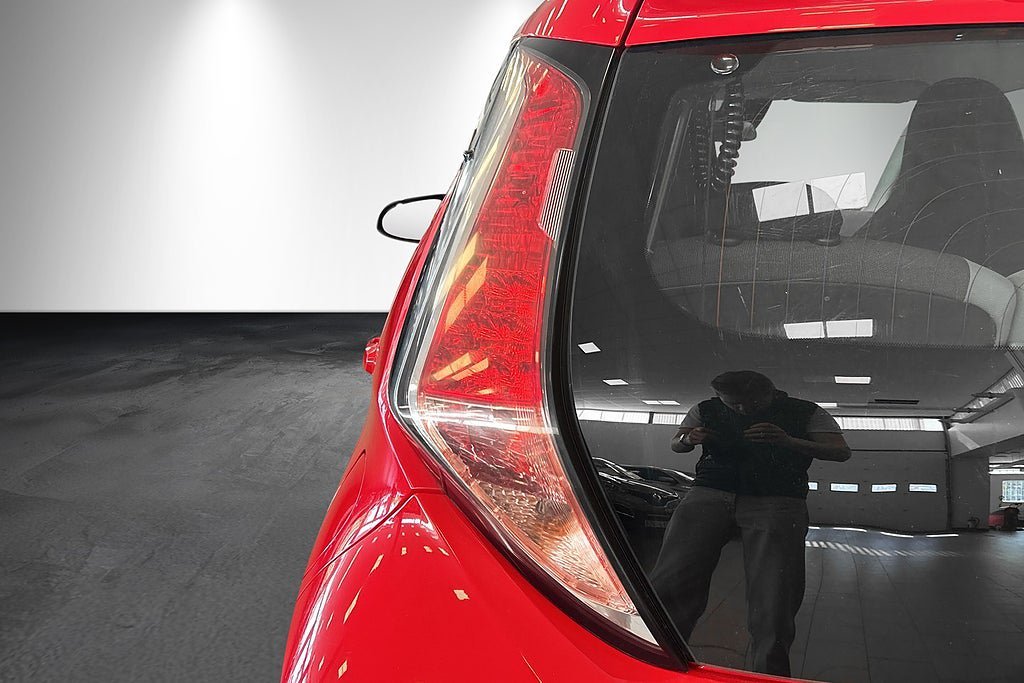 Vehicle Image 13