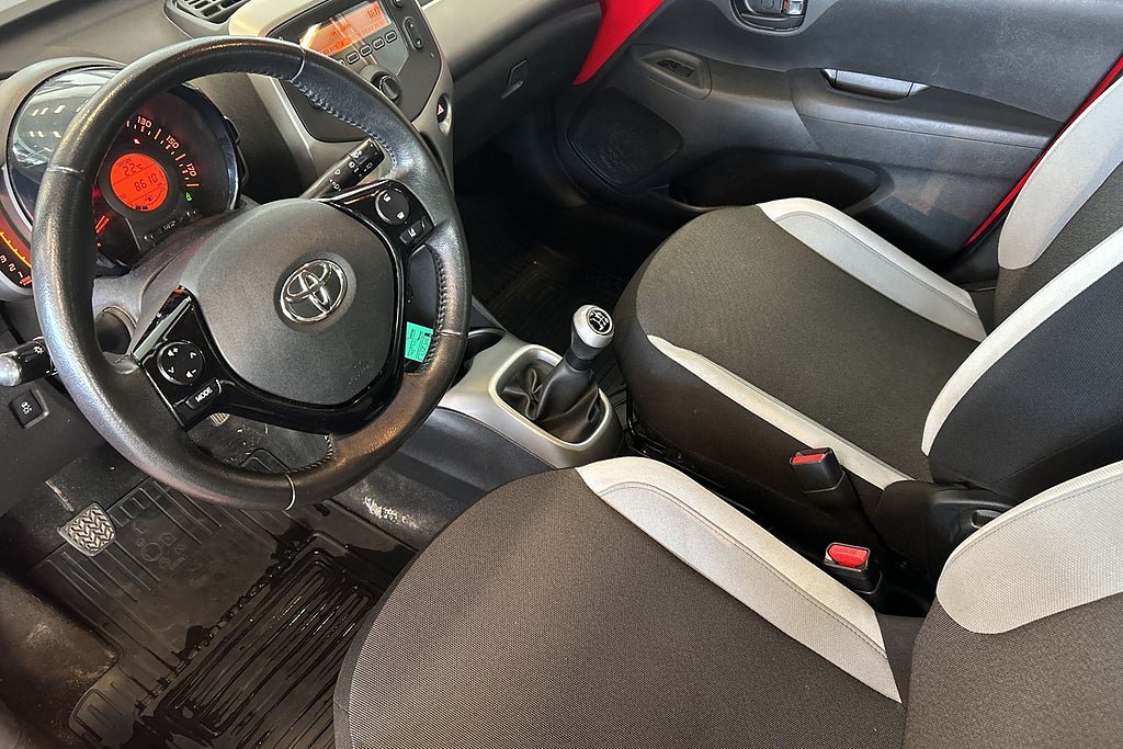 Vehicle Image 15