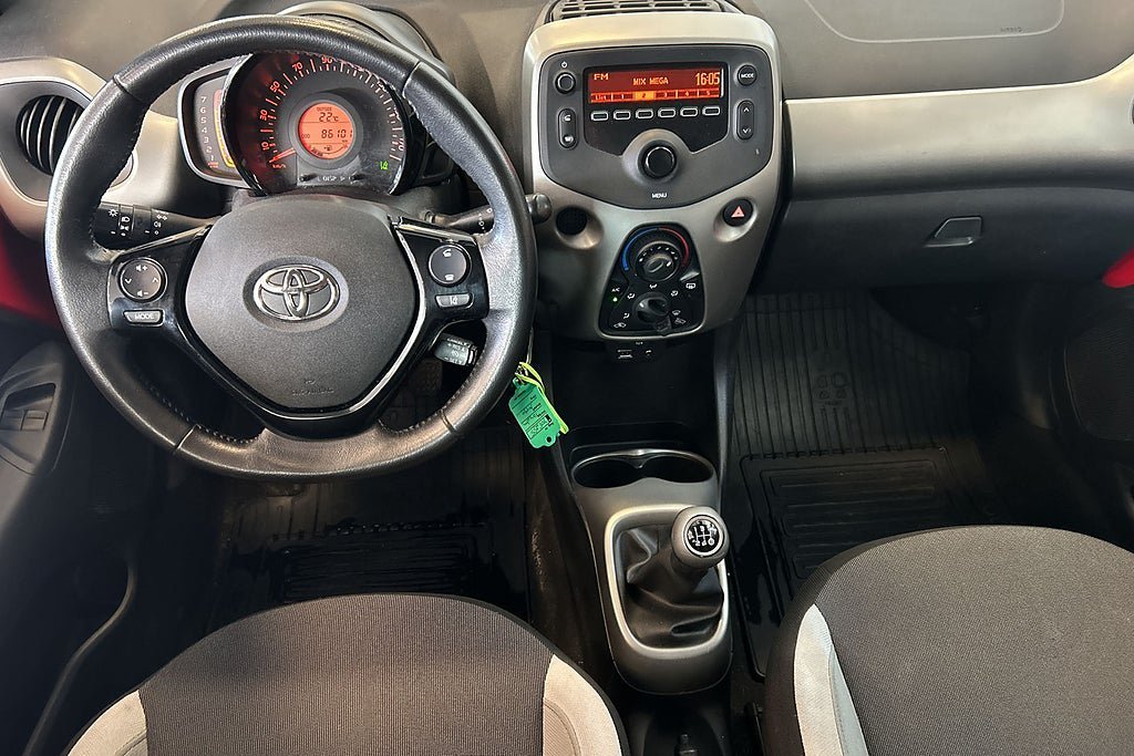 Vehicle Image 17