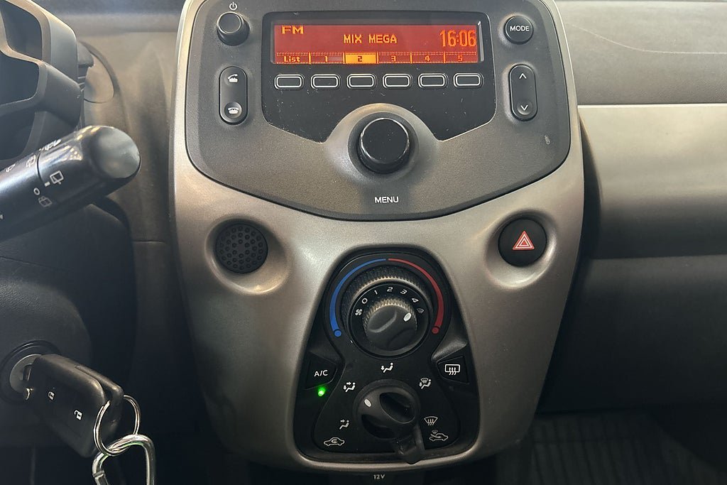 Vehicle Image 20
