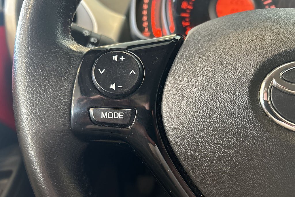 Vehicle Image 22