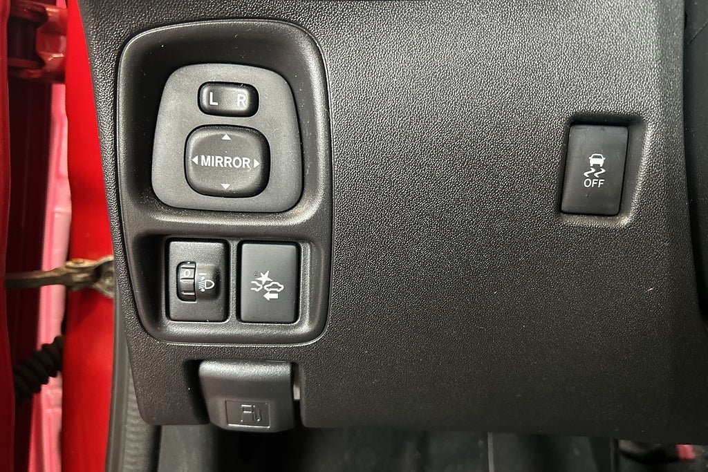 Vehicle Image 24