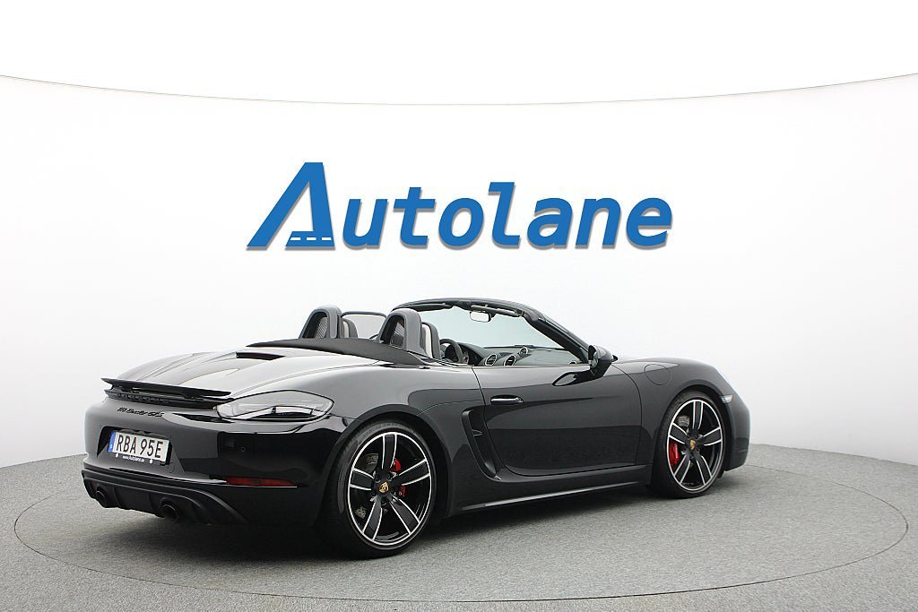 Vehicle Image 15