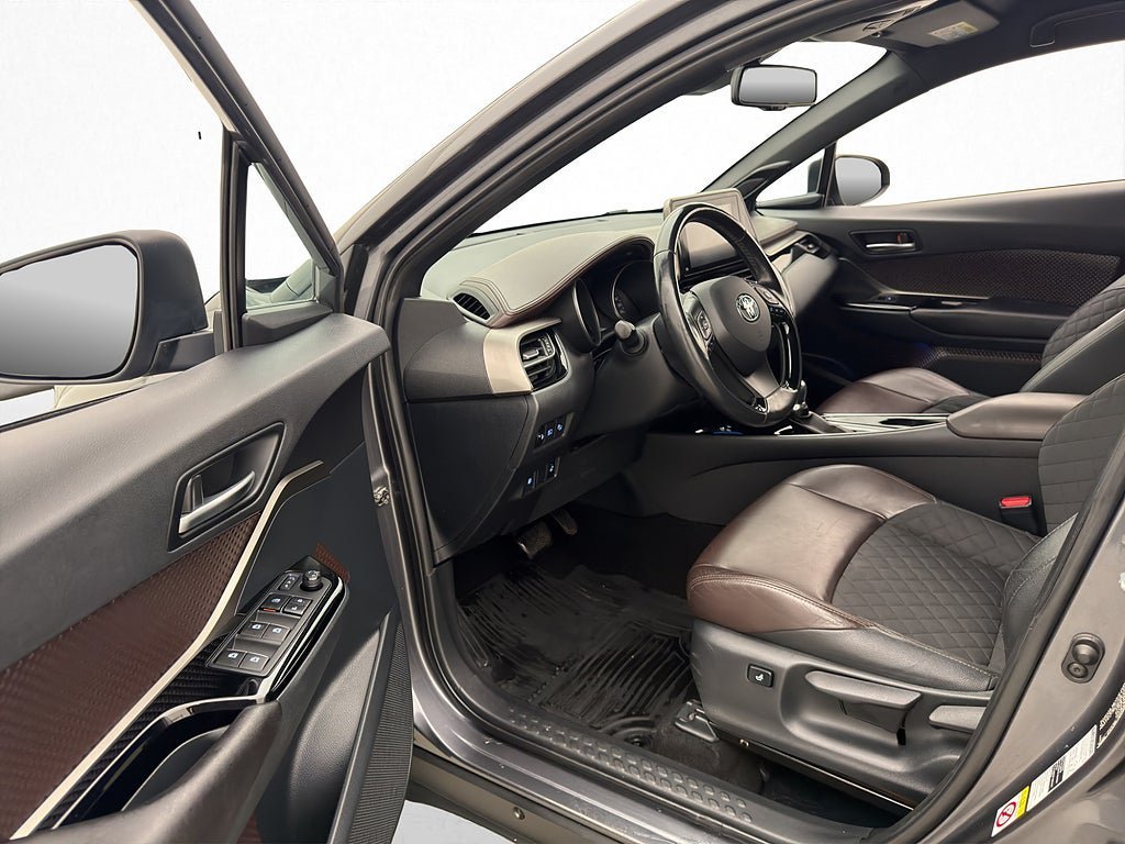 Vehicle Image 10