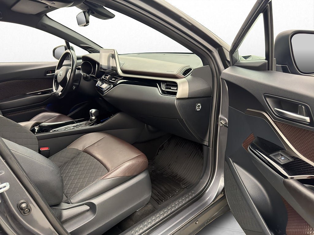 Vehicle Image 12