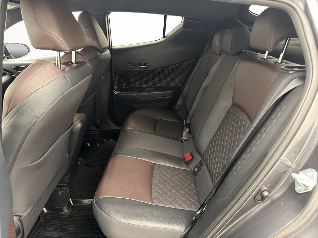 Vehicle Image 13