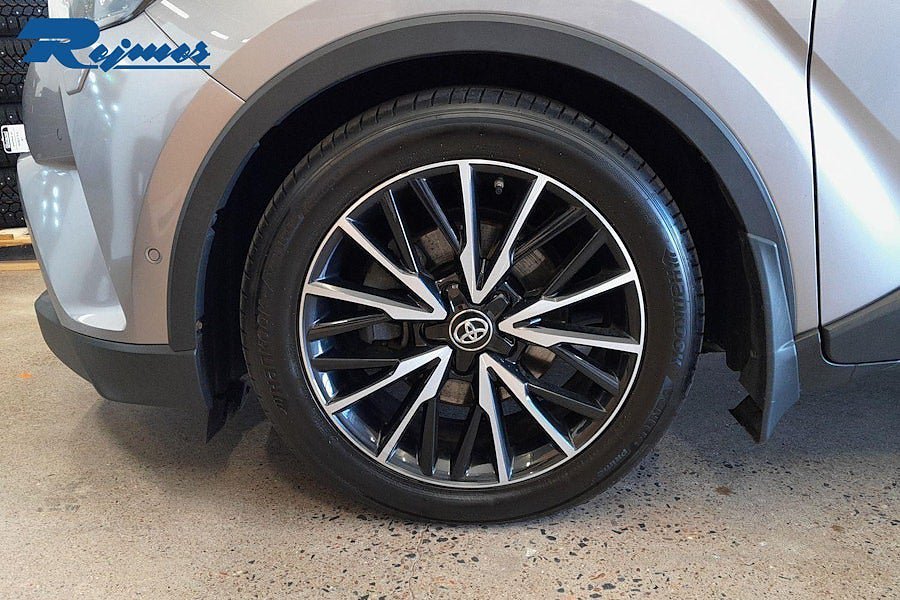 Vehicle Image 11