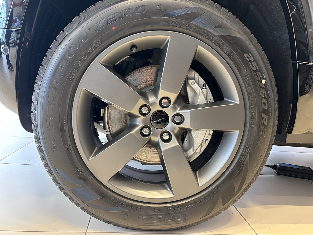 Vehicle Image 8