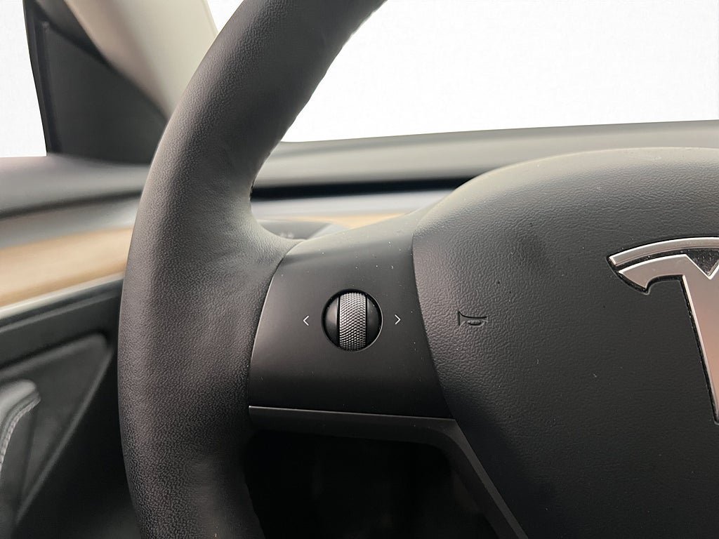 Vehicle Image 27