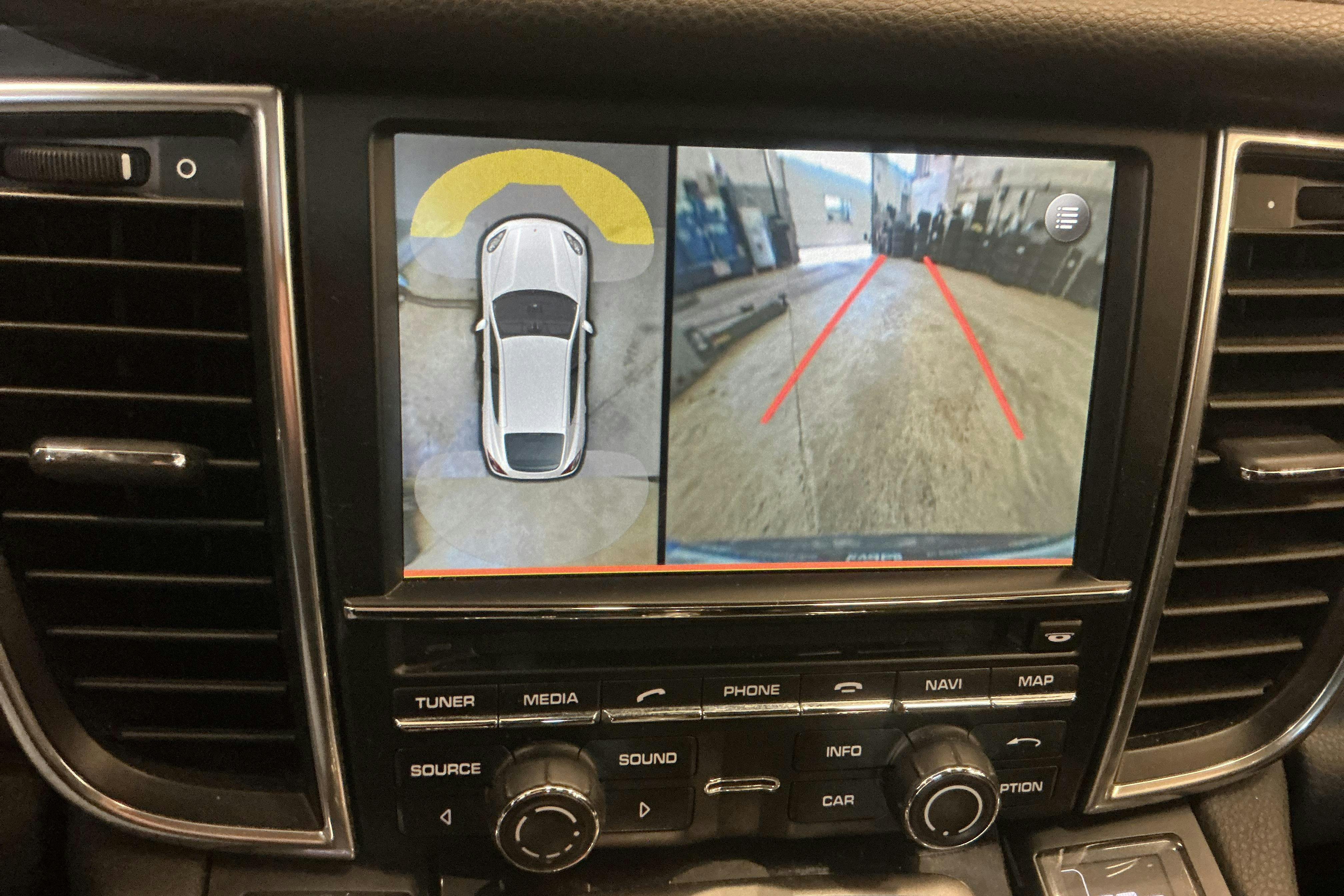 Vehicle Image 14