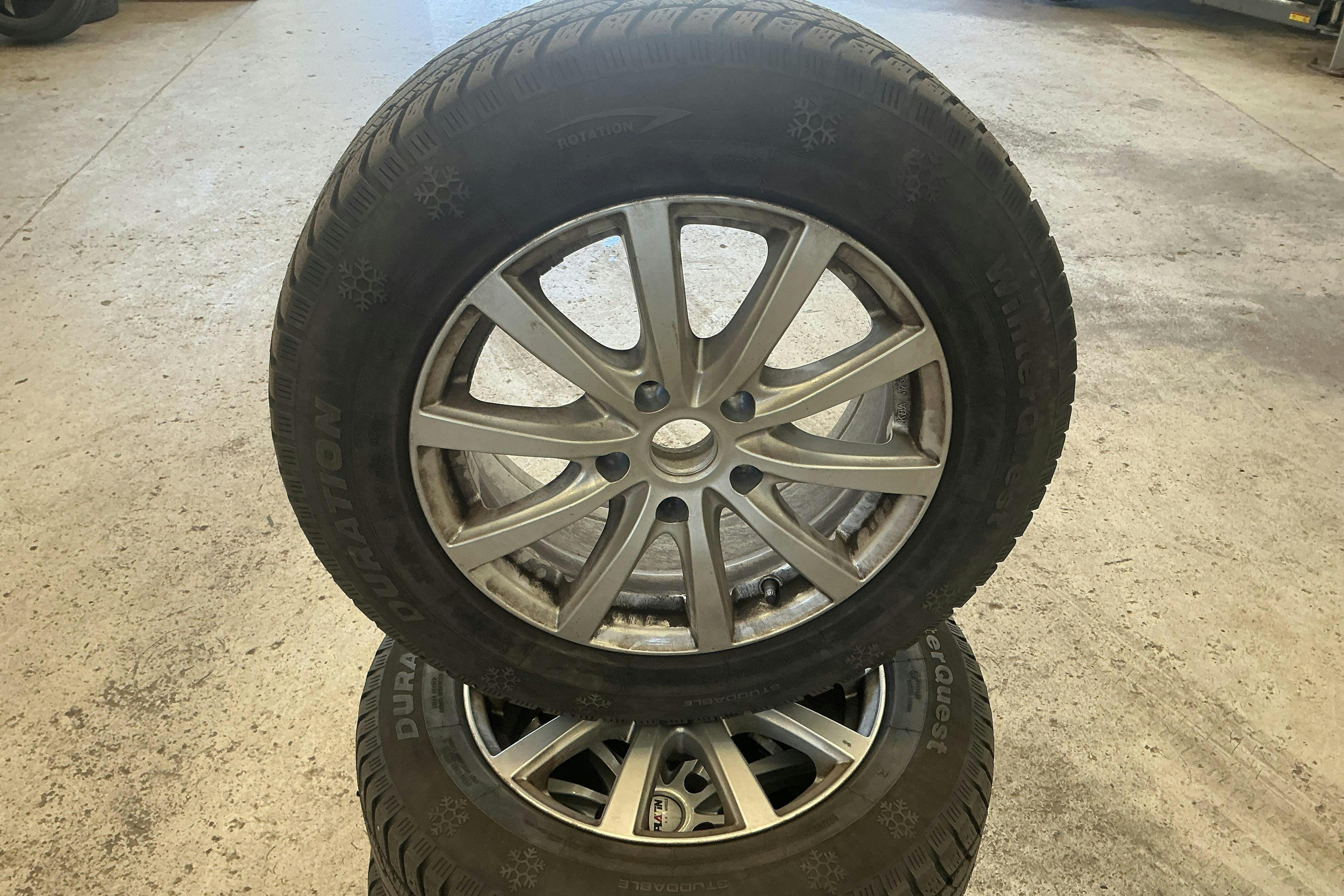 Vehicle Image 16