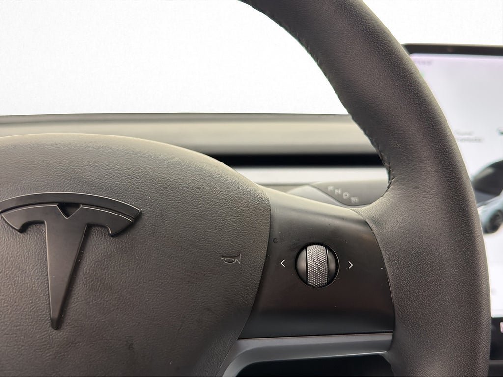 Vehicle Image 26