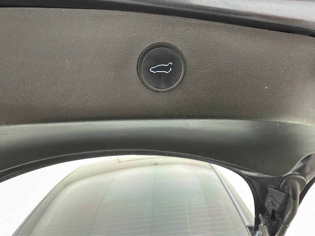 Vehicle Image 28