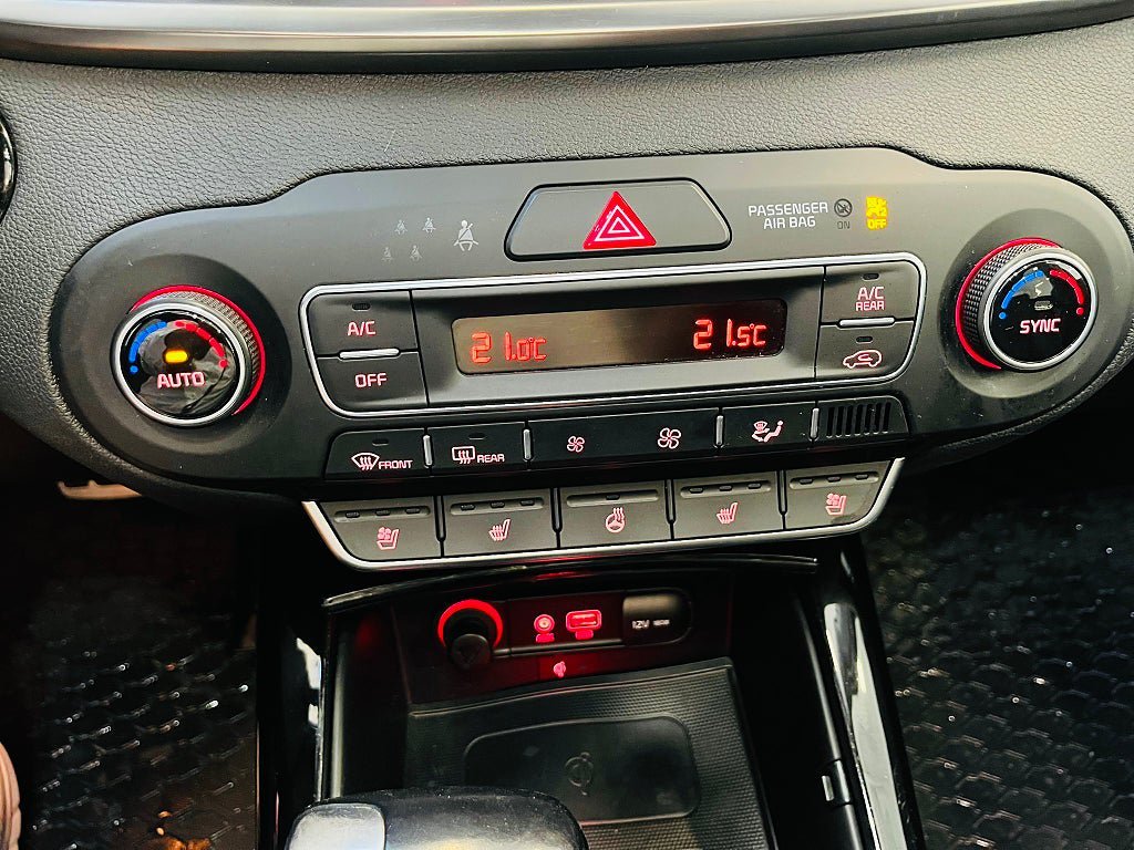 Vehicle Image 26
