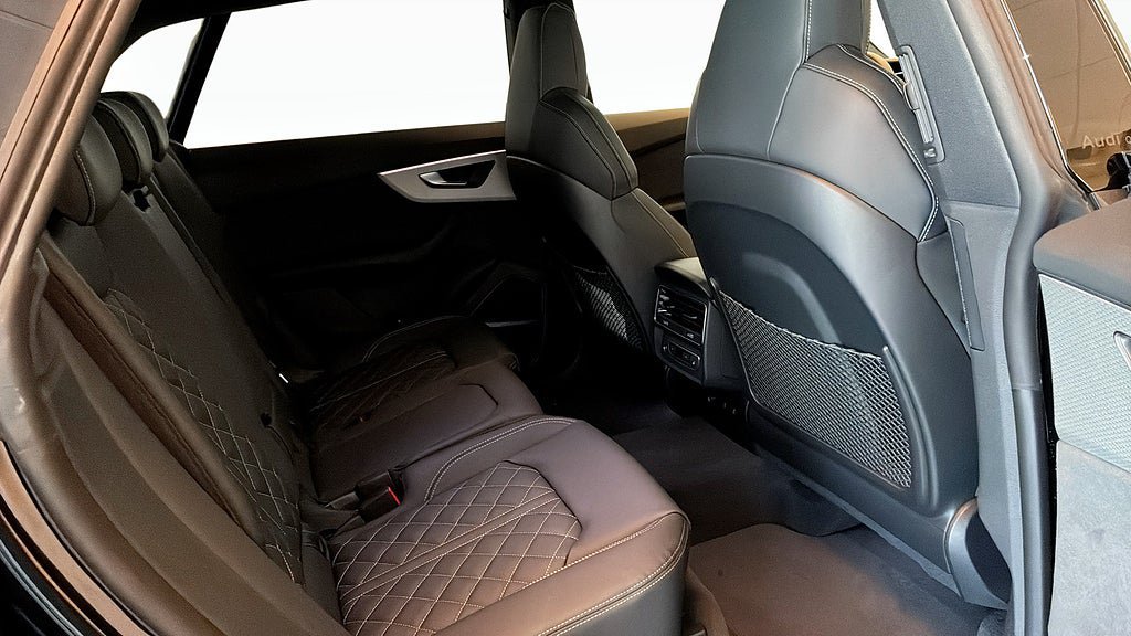 Vehicle Image 35