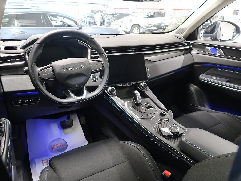 Vehicle Image 17