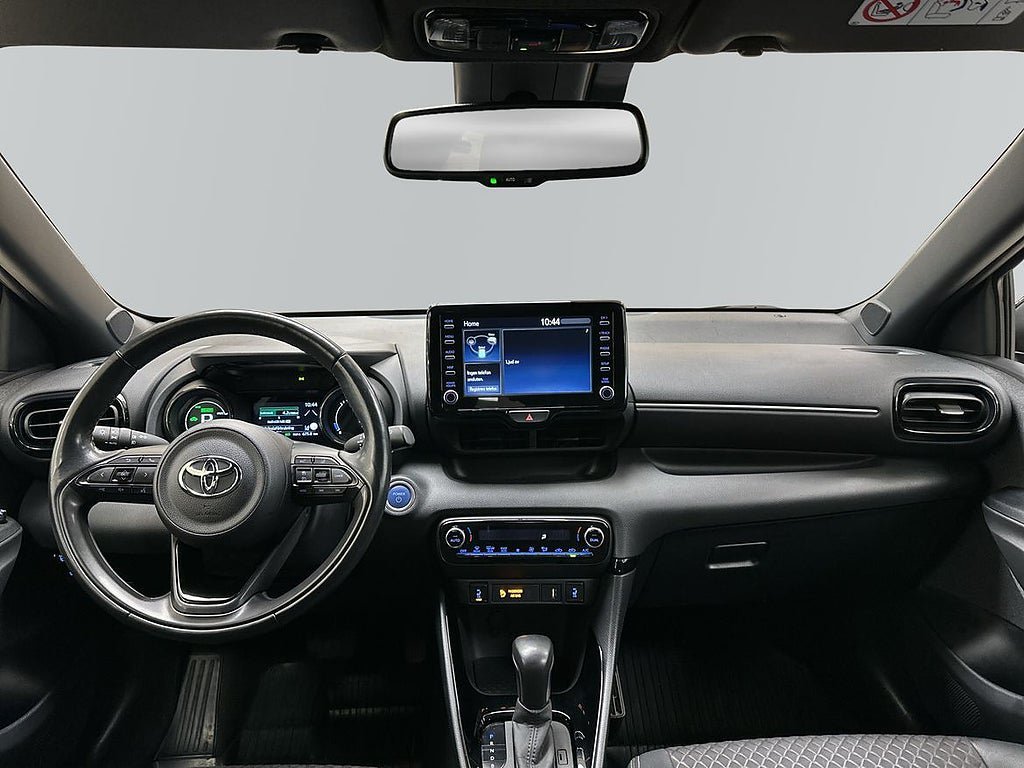 Vehicle Image 9