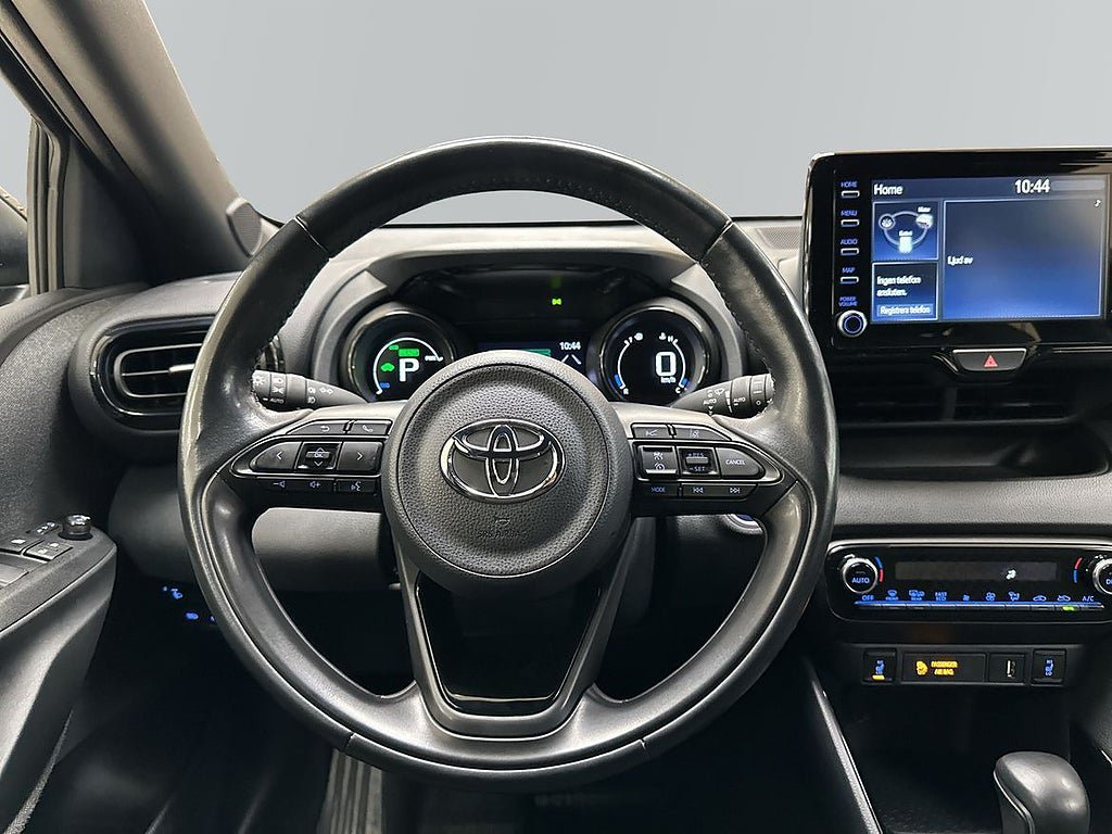 Vehicle Image 10