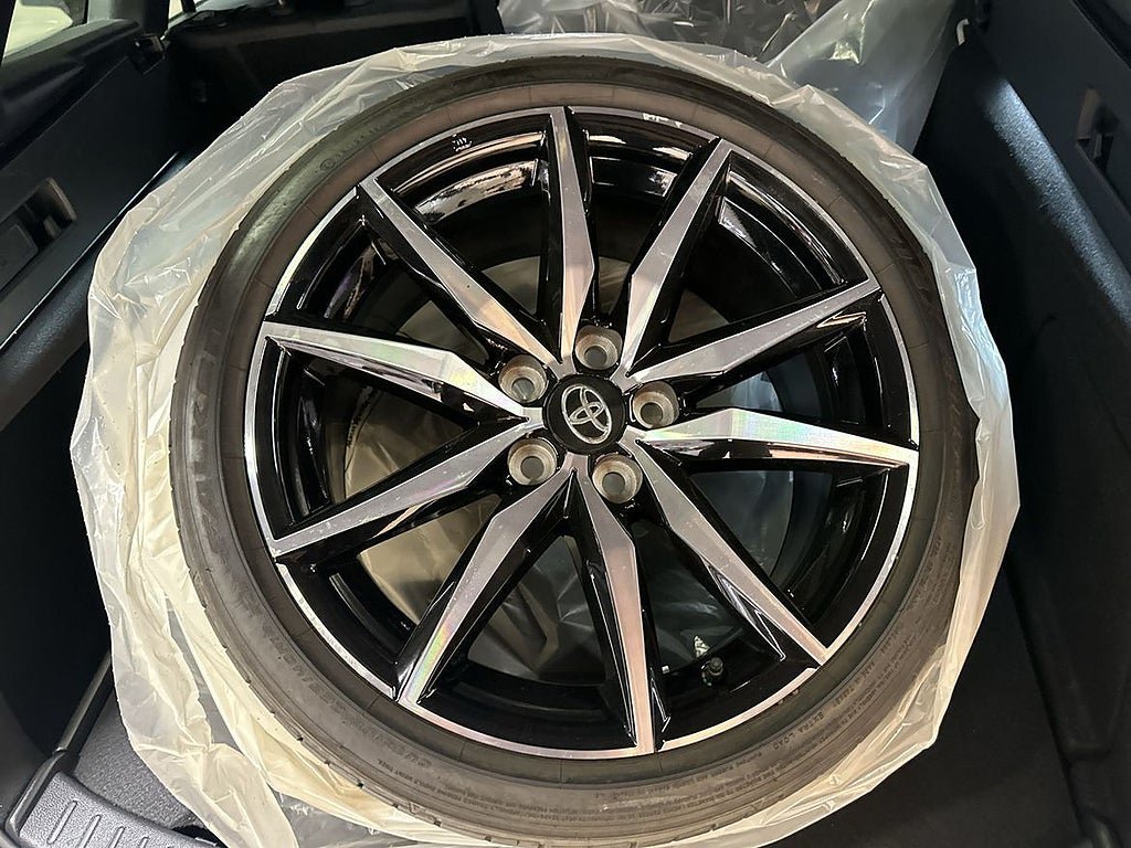 Vehicle Image 15