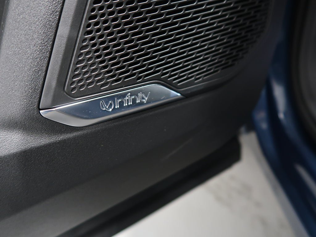 Vehicle Image 32