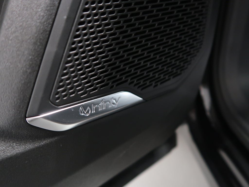Vehicle Image 32