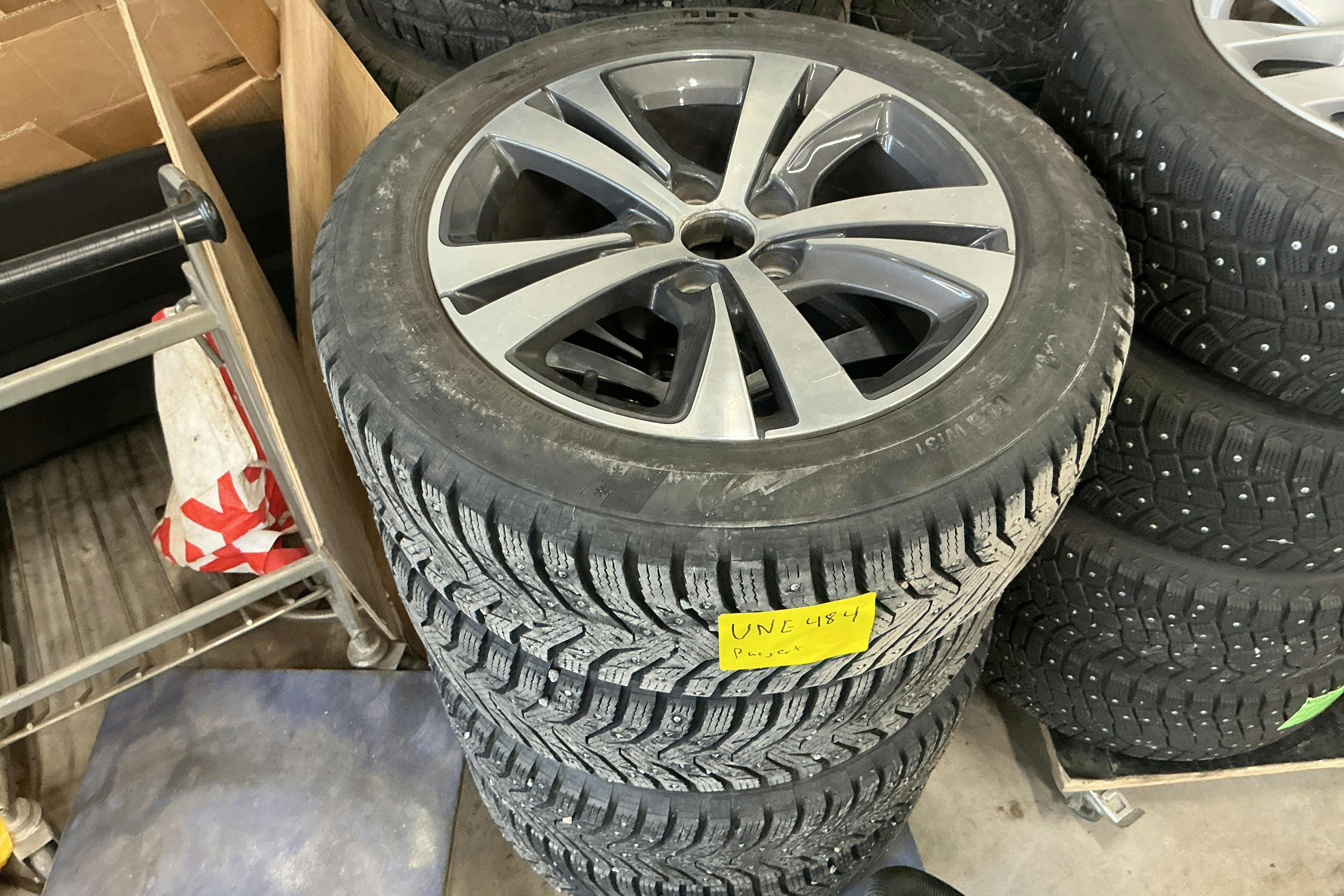 Vehicle Image 14