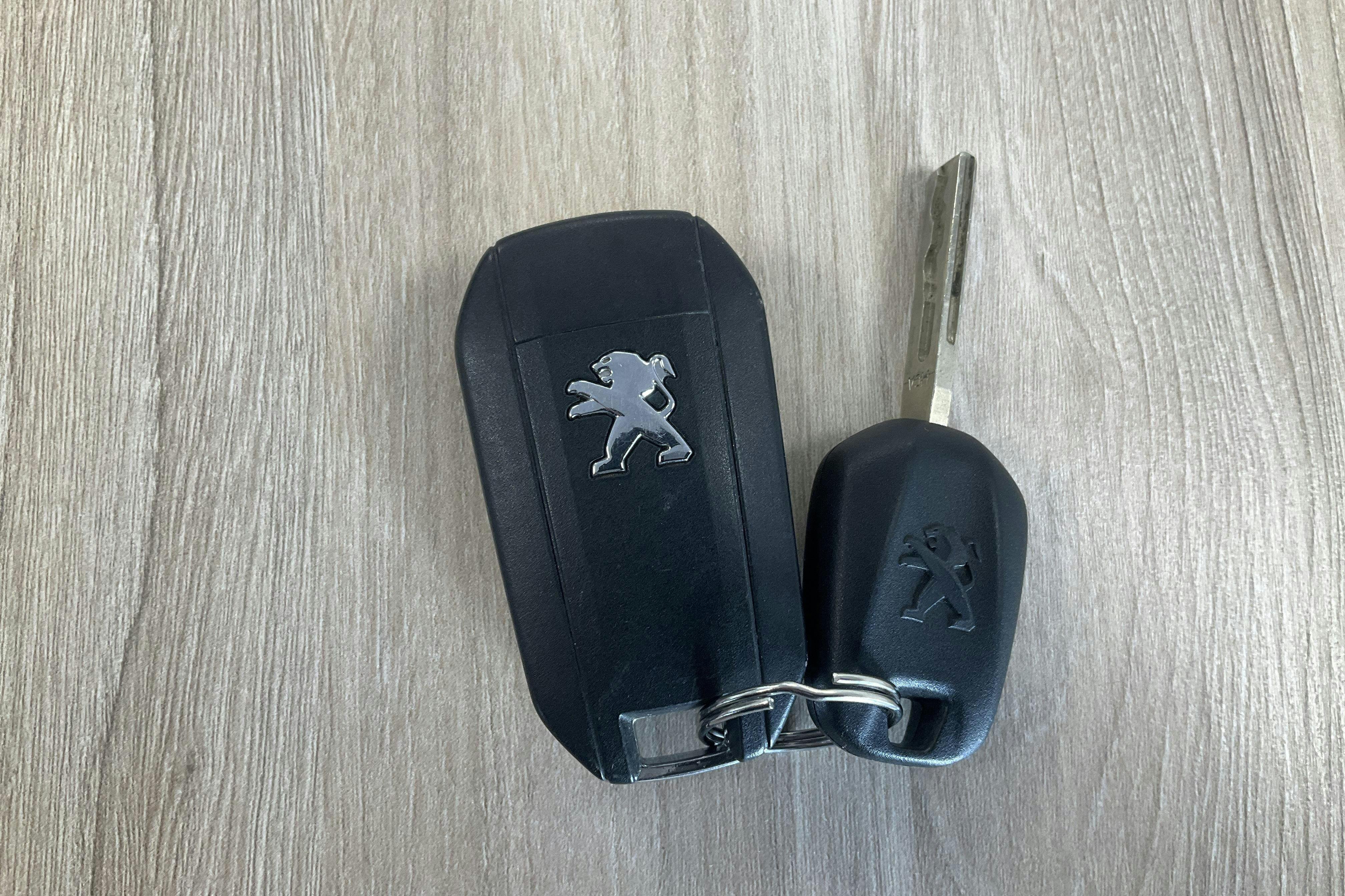 Vehicle Image 15