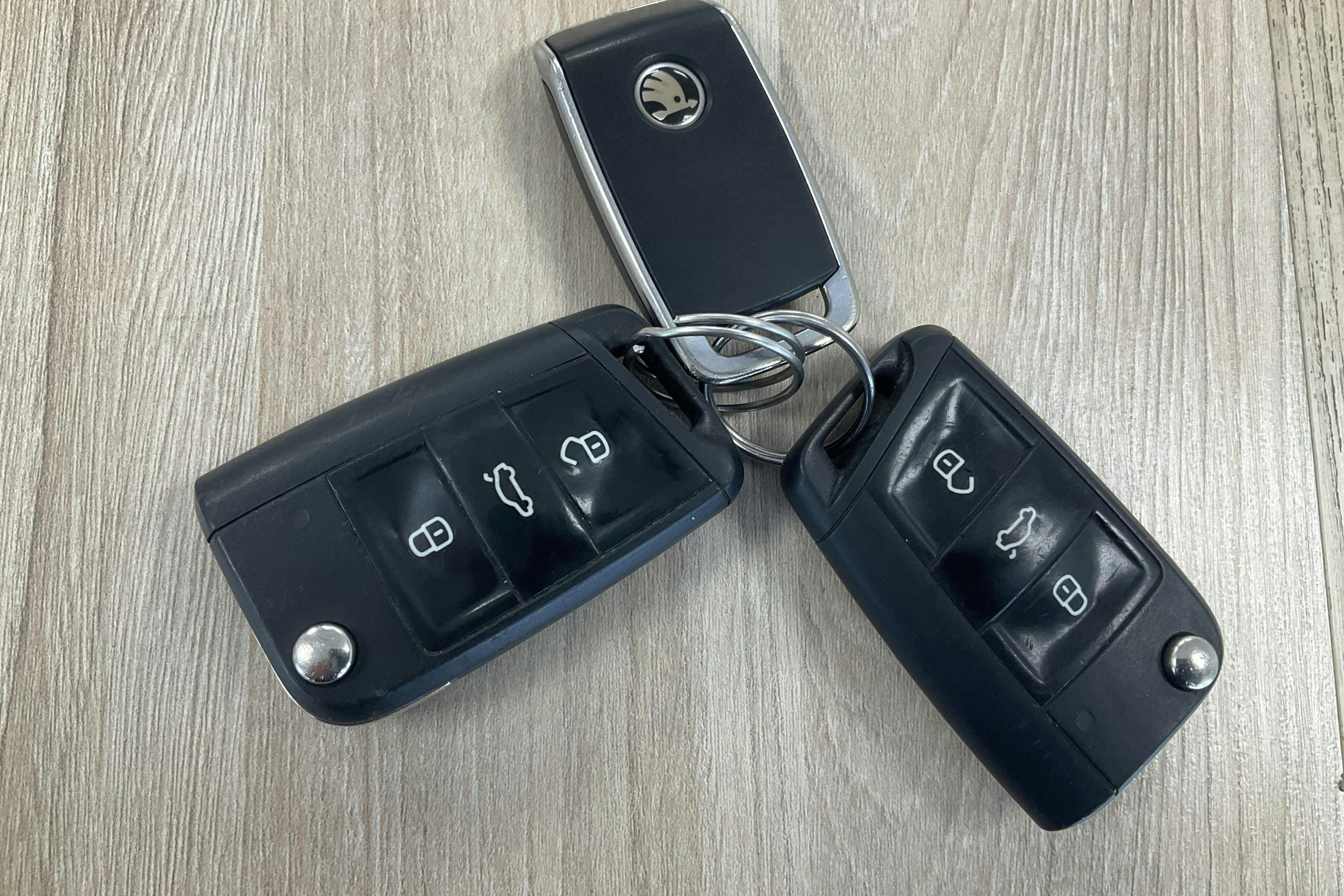 Vehicle Image 14