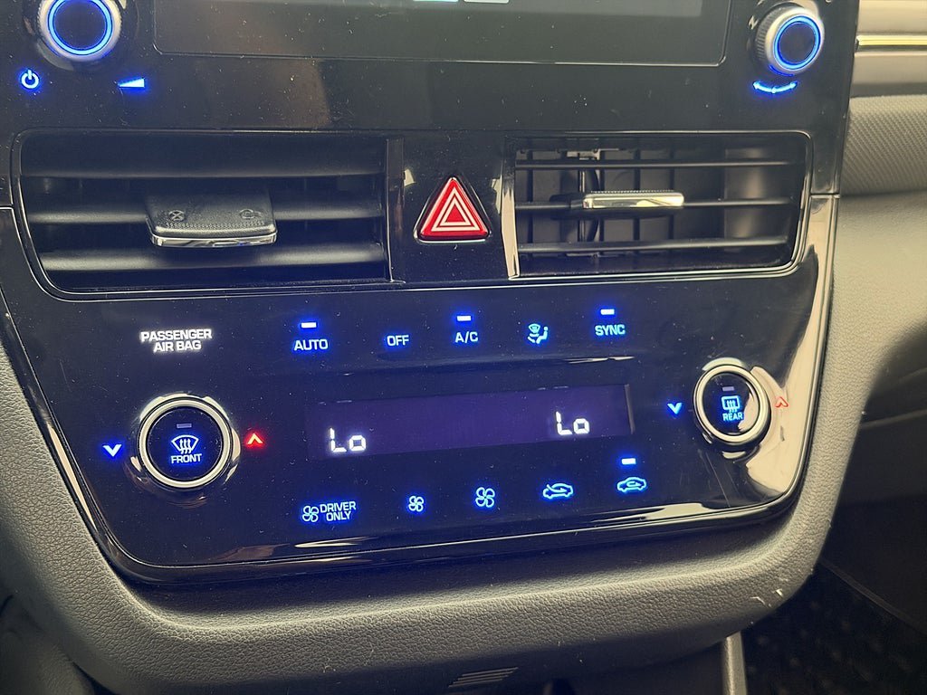 Vehicle Image 14