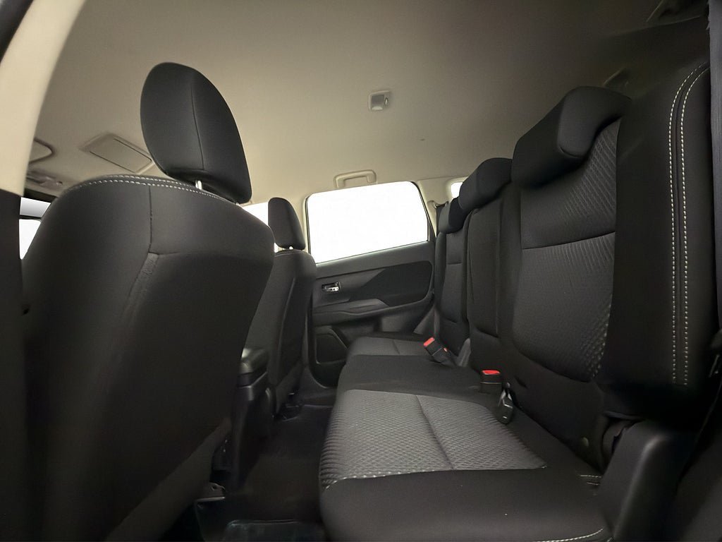Vehicle Image 22