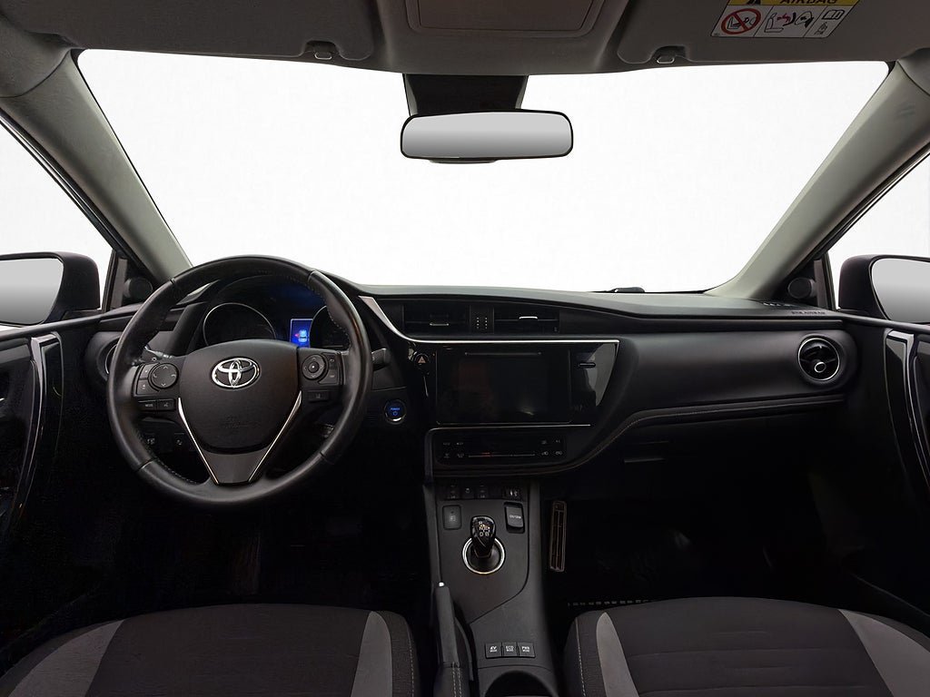 Vehicle Image 12