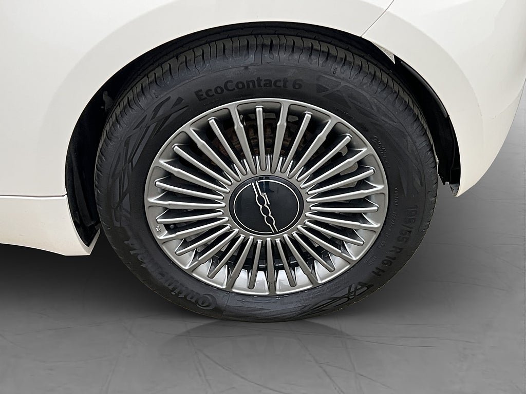 Vehicle Image 32