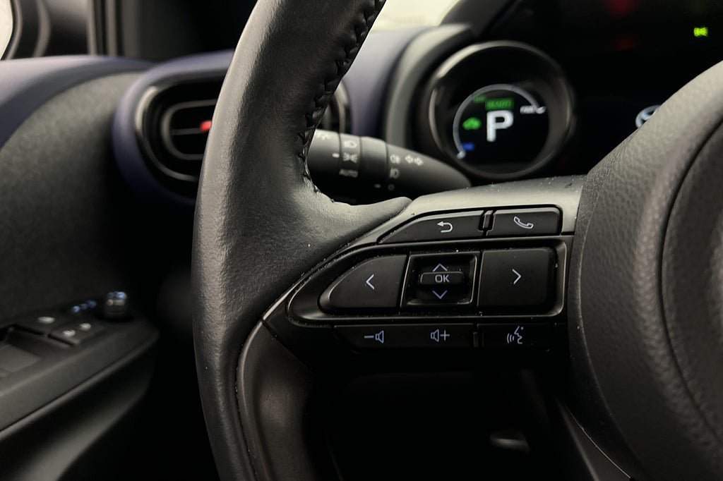 Vehicle Image 15