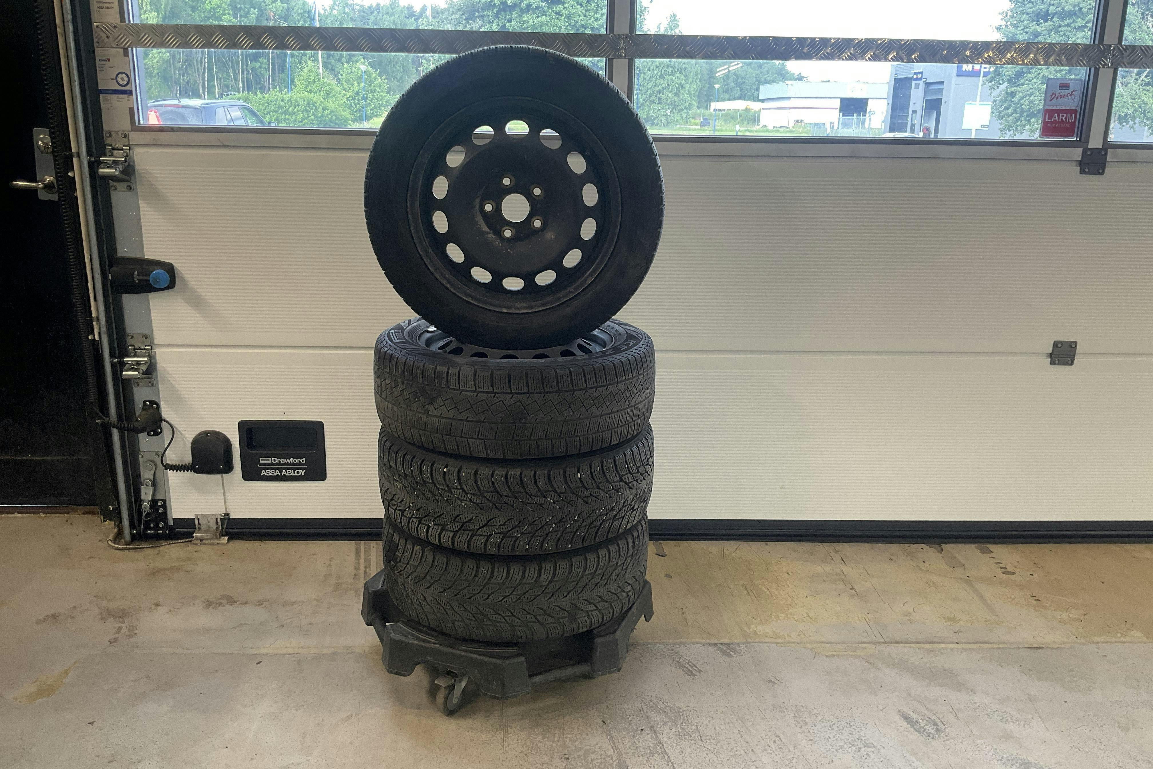 Vehicle Image 12