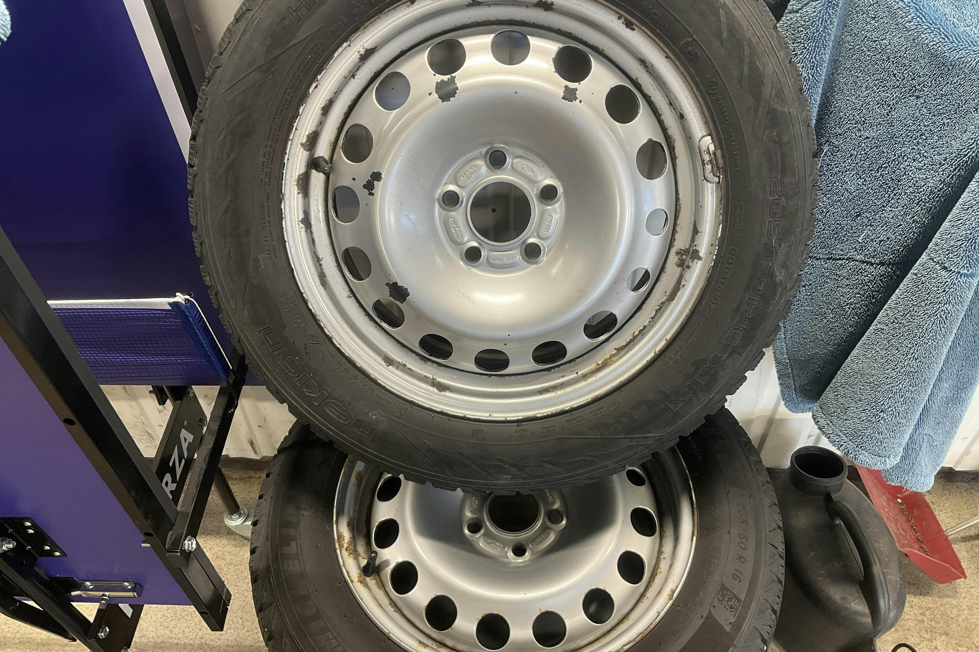 Vehicle Image 15