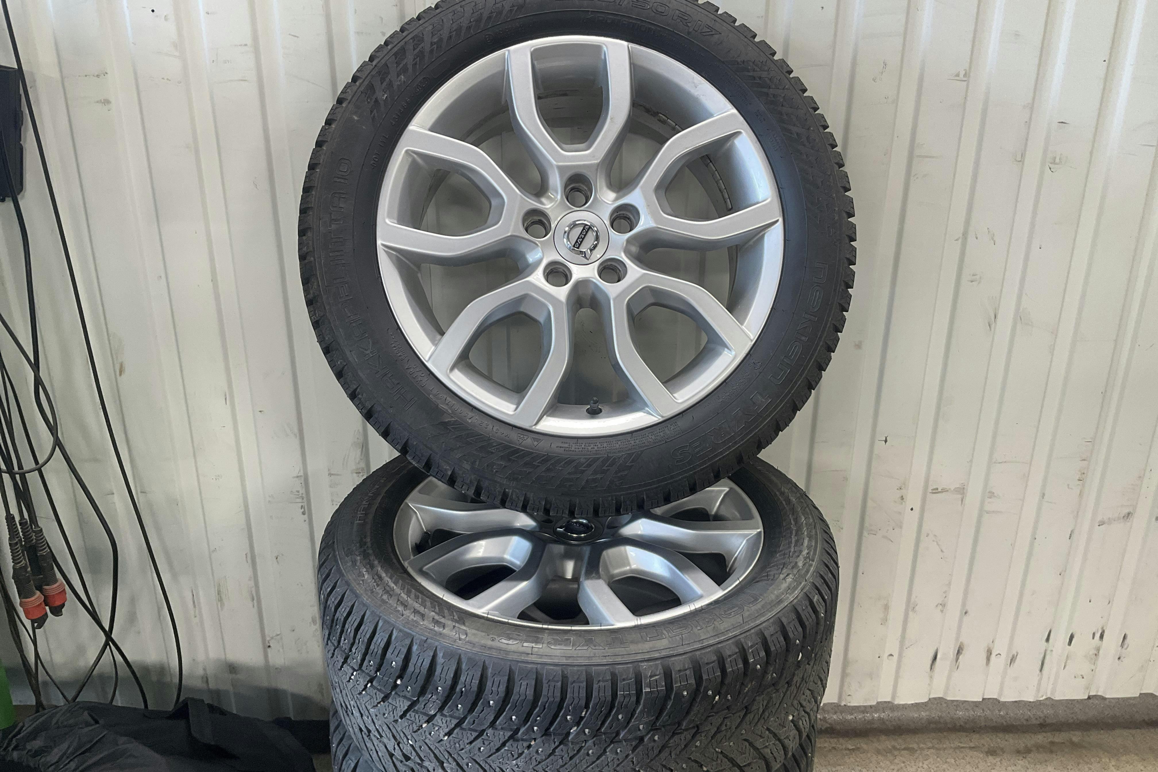 Vehicle Image 16