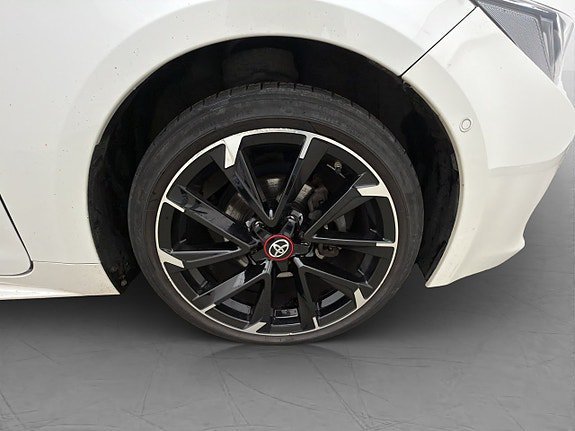 Vehicle Image 32