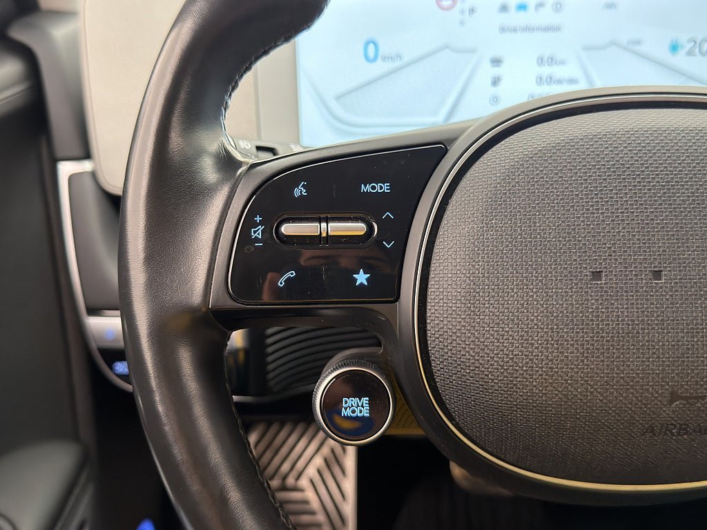 Vehicle Image 17