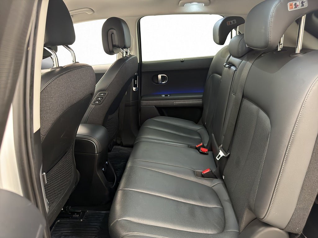 Vehicle Image 33